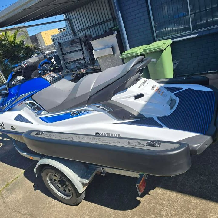 Yamaha FX Cruiser HO with collars installed