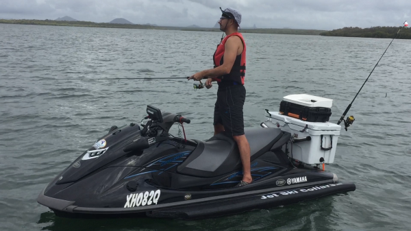 Charl O'Connell review photo